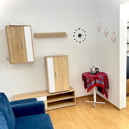 Budget Retreat Tirana & Studios ภายนอก รูปภาพ