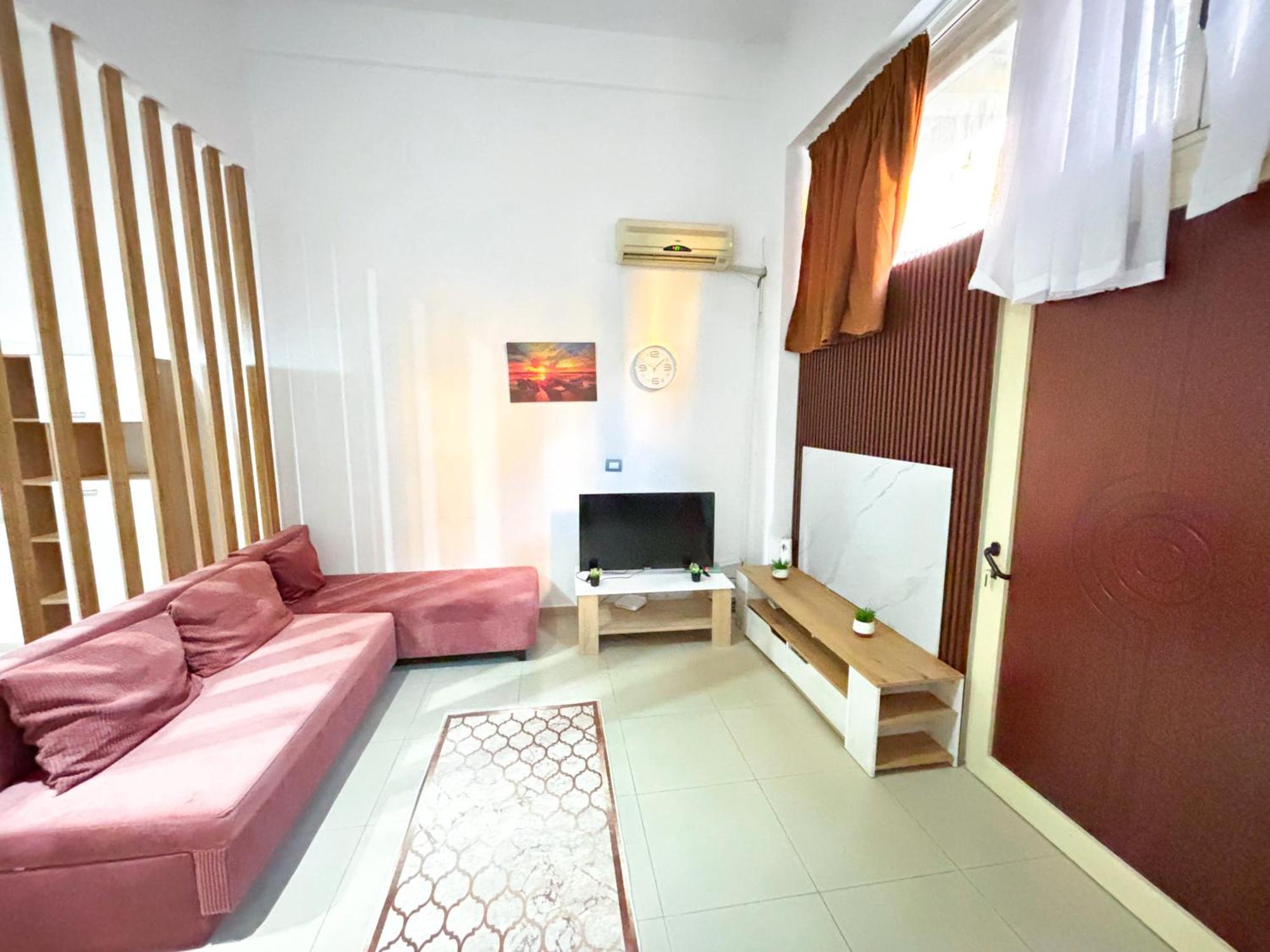 Budget Retreat Tirana & Studios ภายนอก รูปภาพ