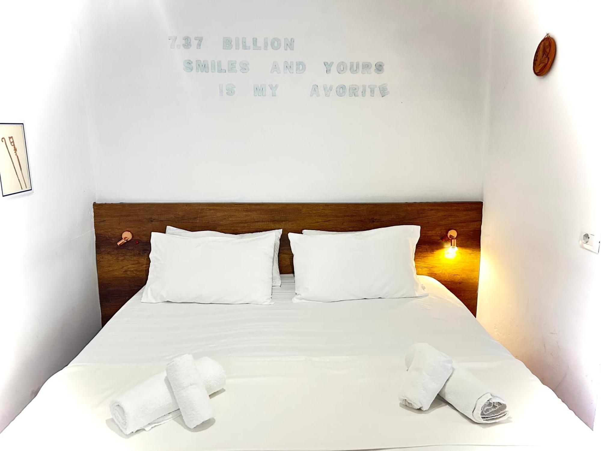 Budget Retreat Tirana & Studios ภายนอก รูปภาพ