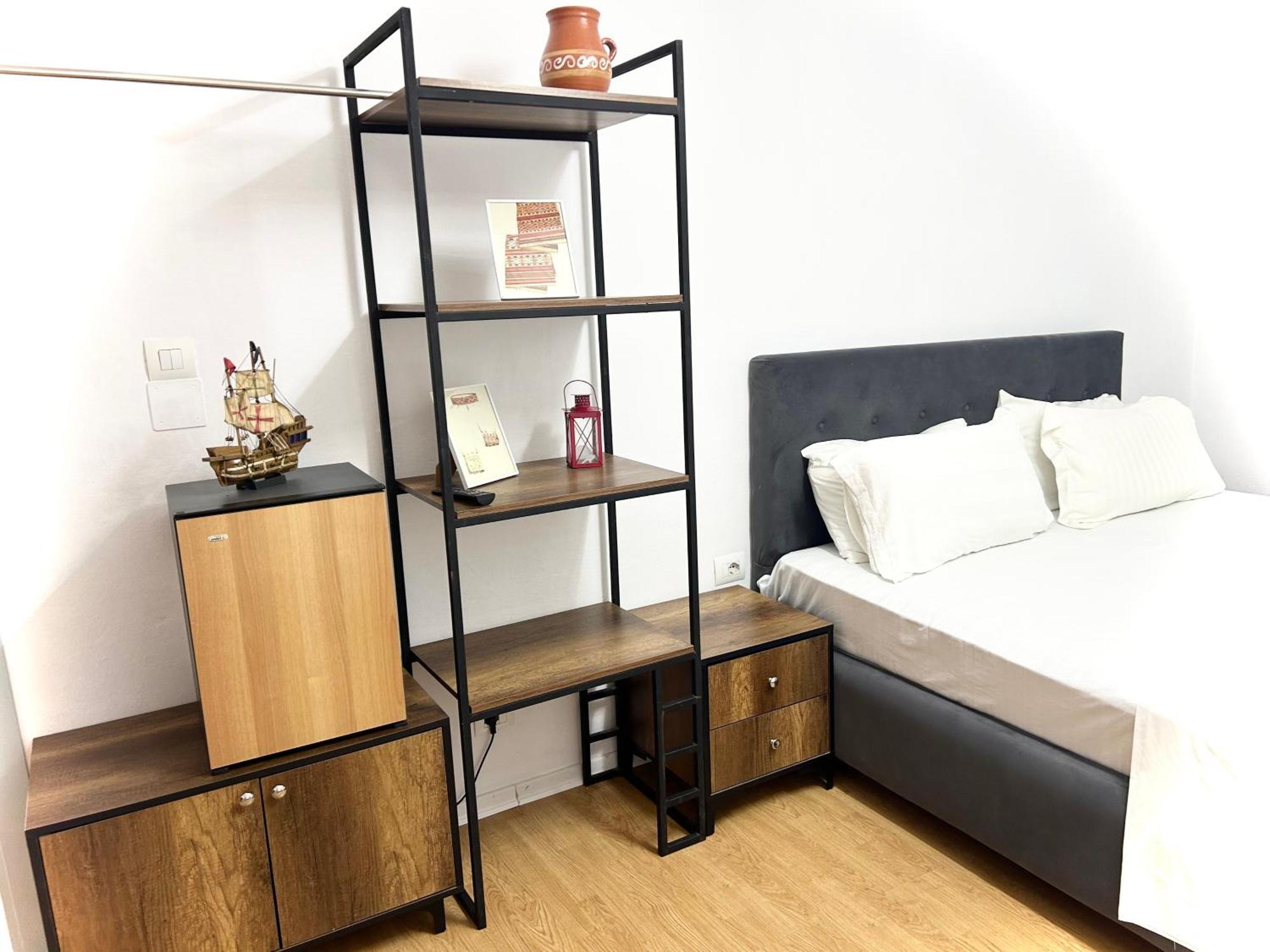 Budget Retreat Tirana & Studios ภายนอก รูปภาพ
