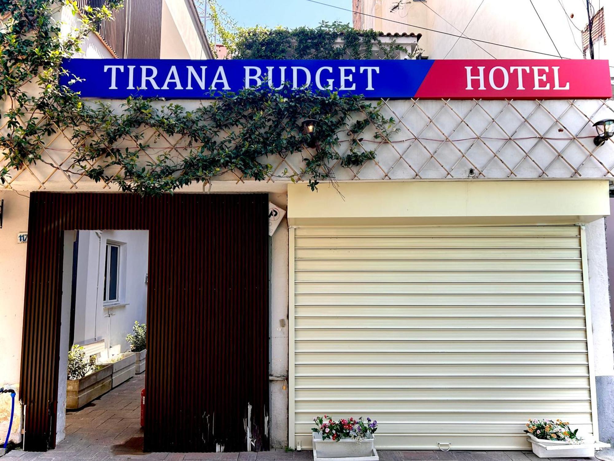Budget Retreat Tirana & Studios ภายนอก รูปภาพ