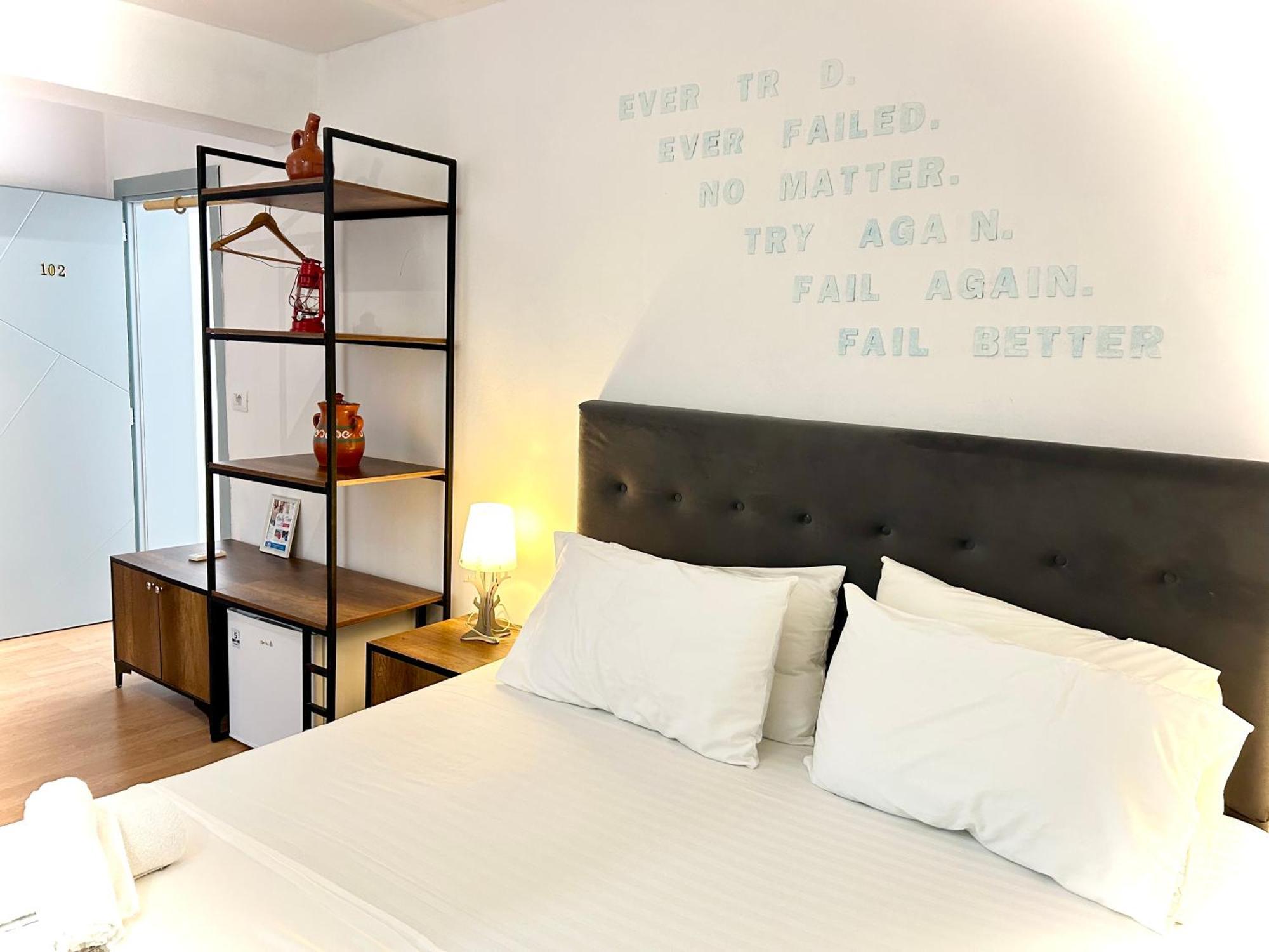 Budget Retreat Tirana & Studios ภายนอก รูปภาพ