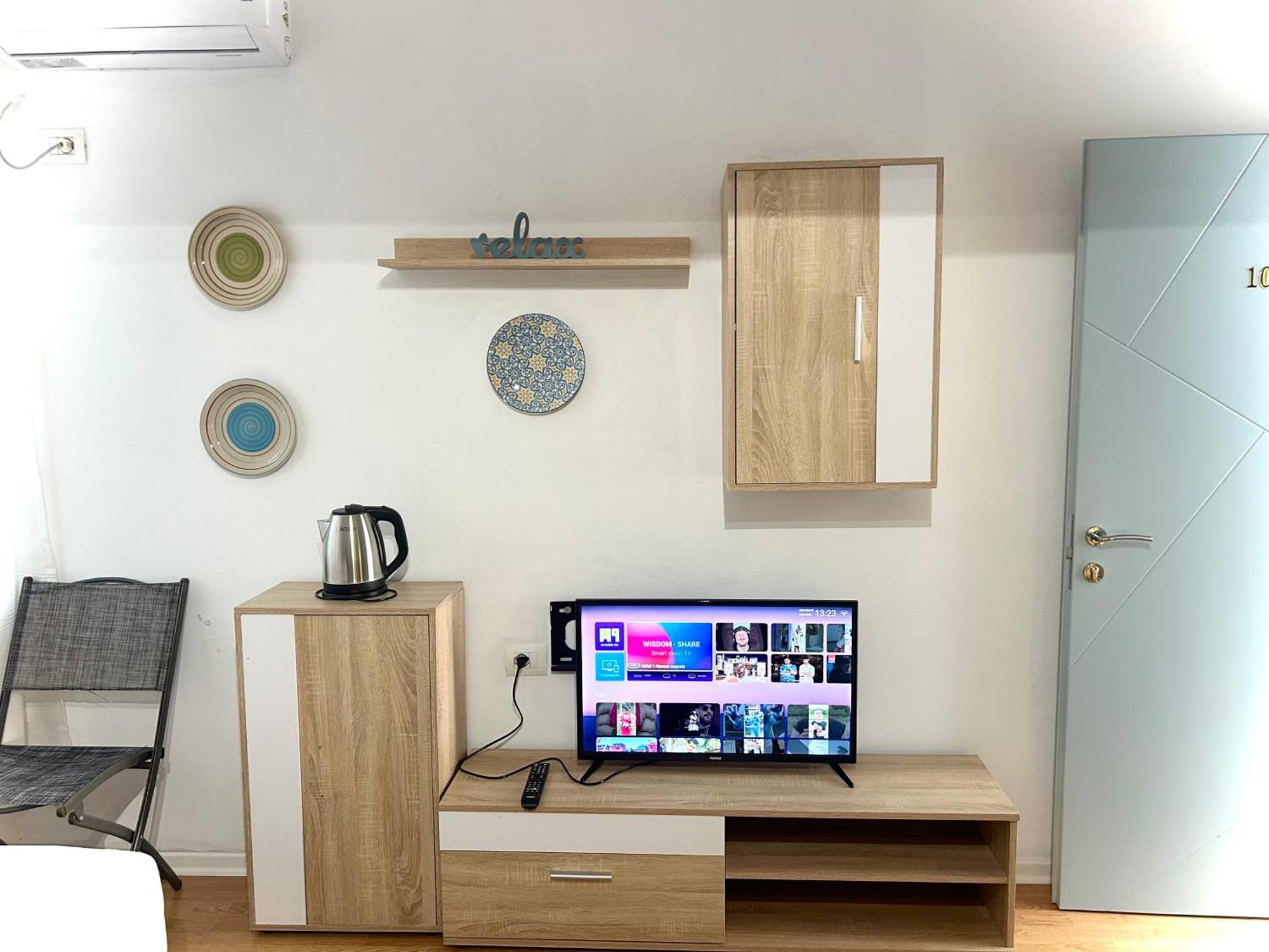 Budget Retreat Tirana & Studios ภายนอก รูปภาพ