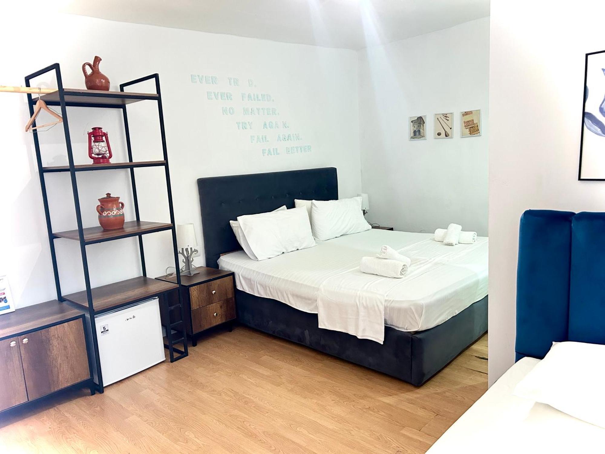 Budget Retreat Tirana & Studios ภายนอก รูปภาพ