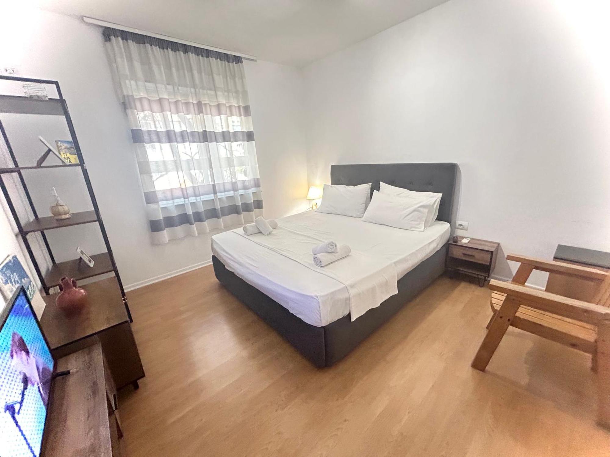 Budget Retreat Tirana & Studios ภายนอก รูปภาพ